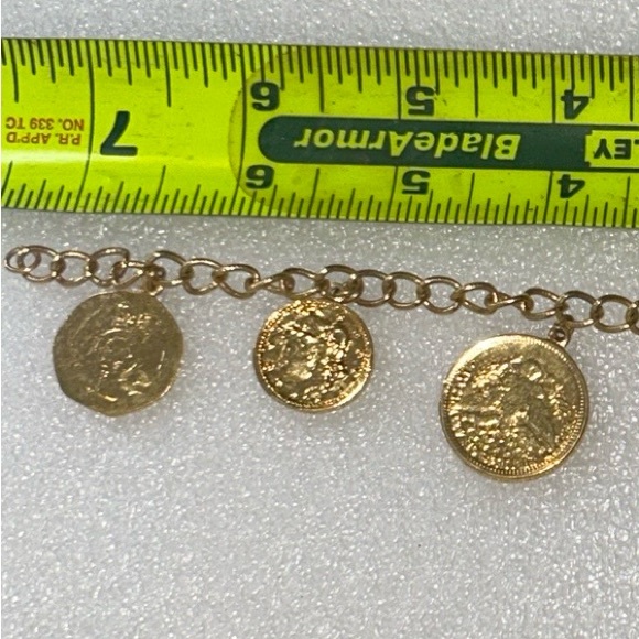 Gold Tone Coin Charm Bracelet Chunky Napoleon Queen Elizabeth United States 7.5" - Picture 4 of 16